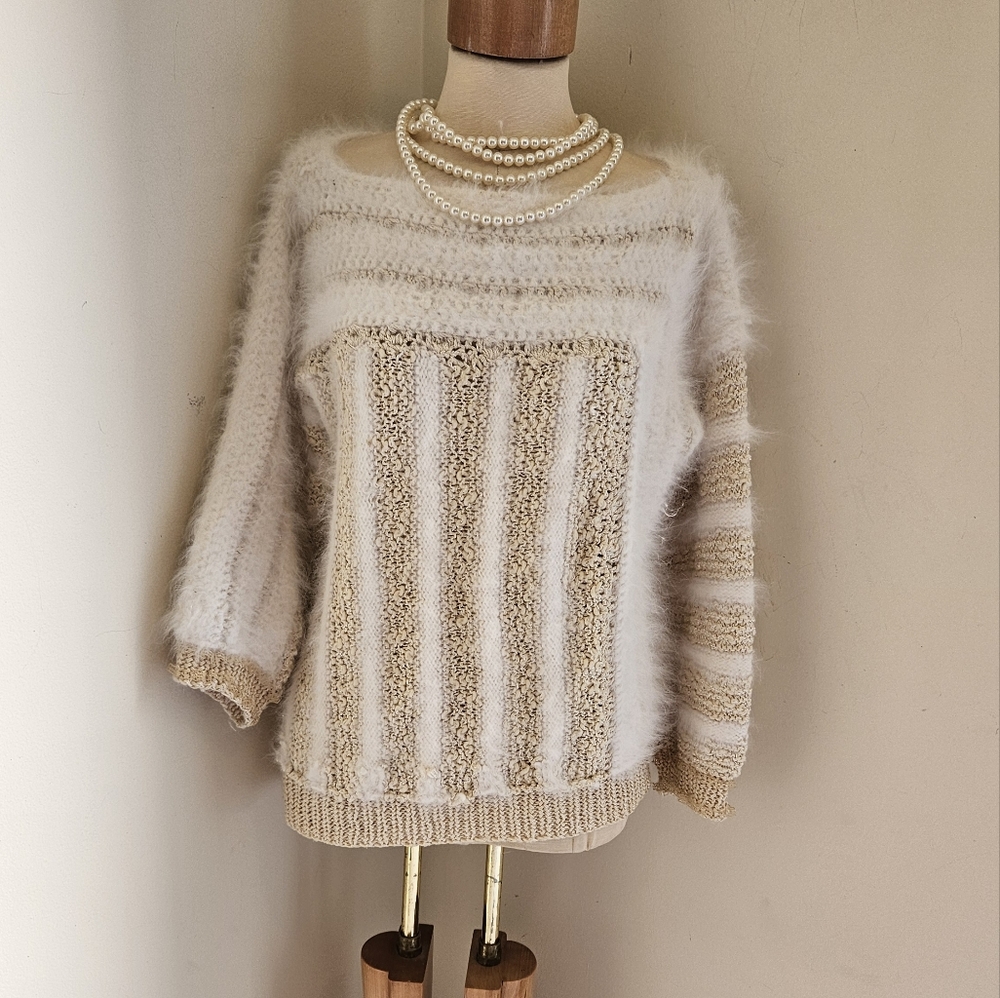 VINTAGE HAND KNIT CREAMY ANGORA SWEATER